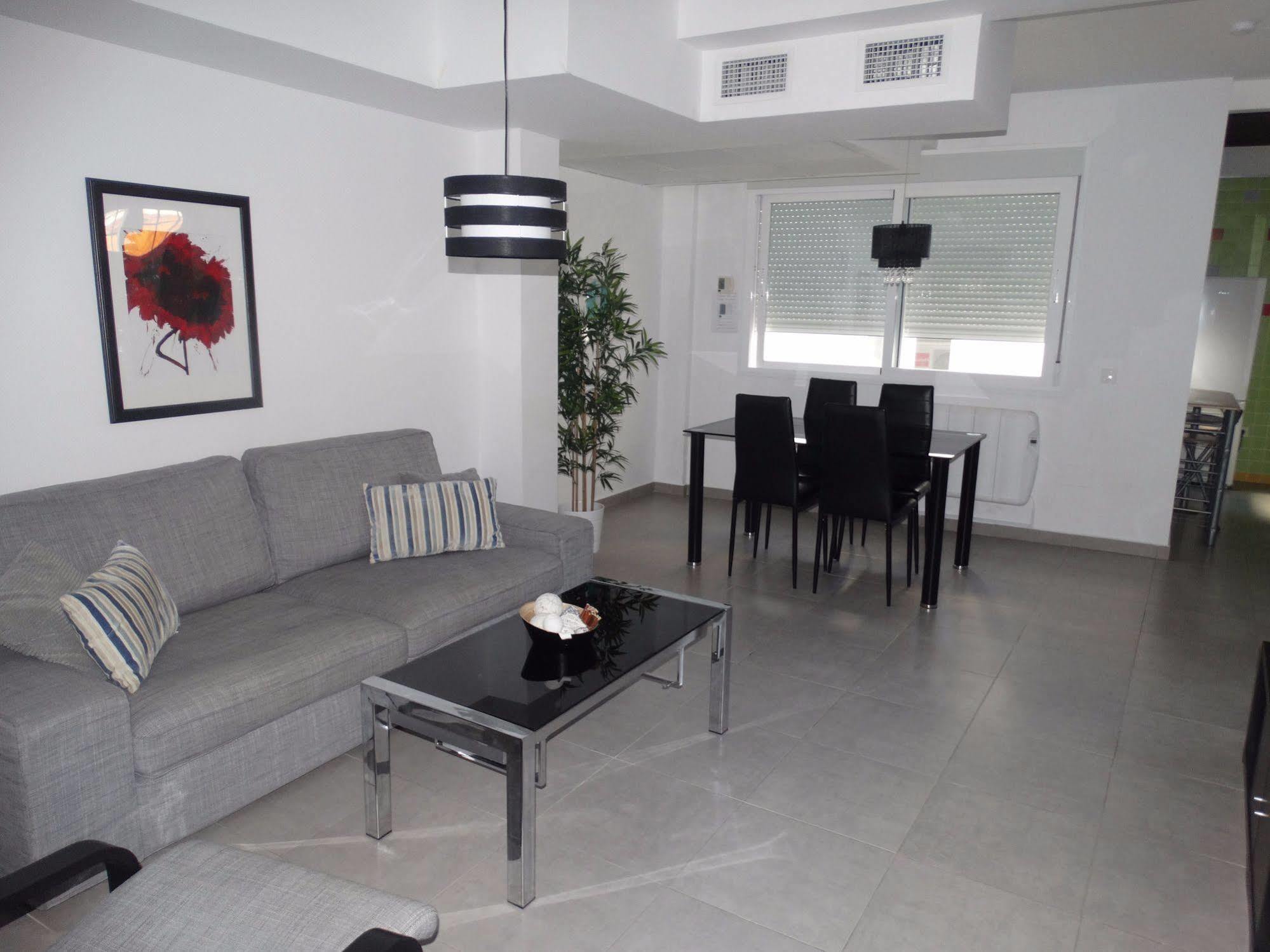 Malaga Apartamentos - Nuno Gomez, 24 Экстерьер фото